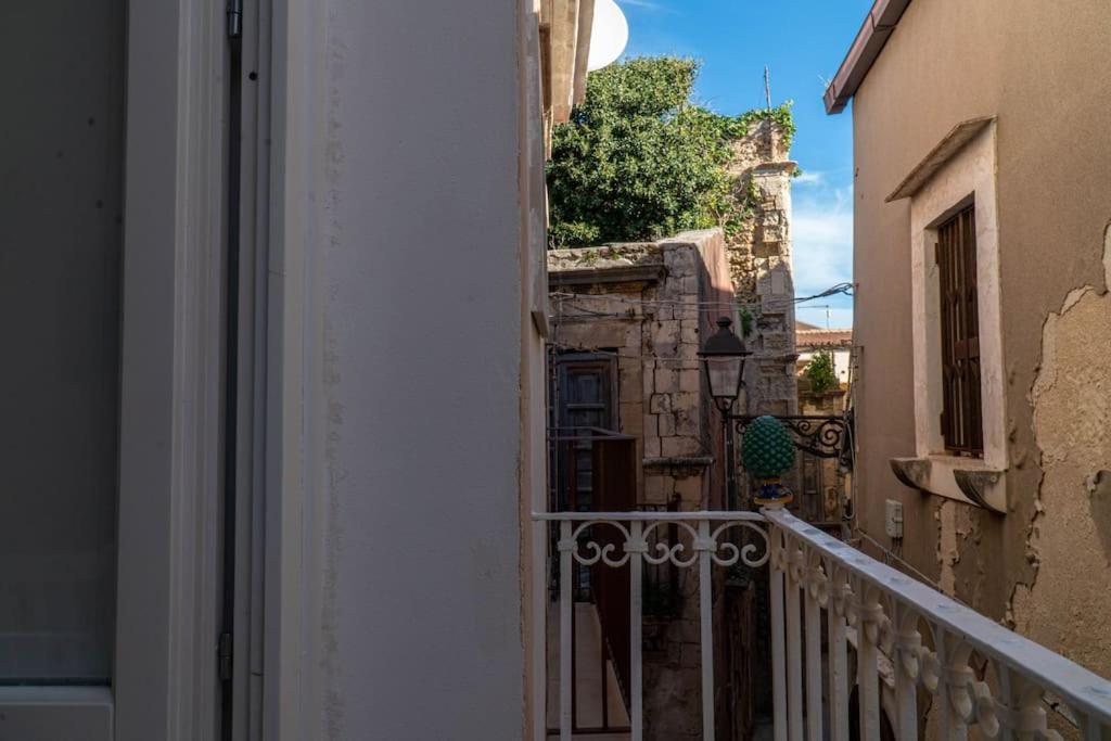 Casa Charm Rosaapartmentsortigia سيراكوزا المظهر الخارجي الصورة